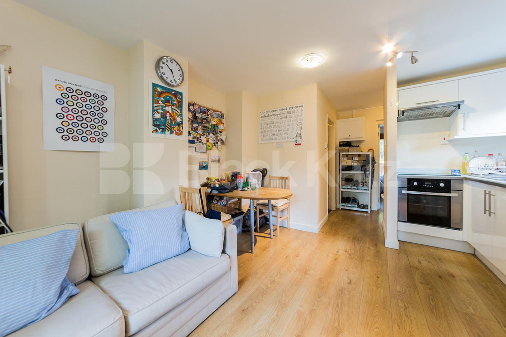 modern 1 bedroom property with access to communal gardens Hillmarton Road, Islington / Caledonian Road